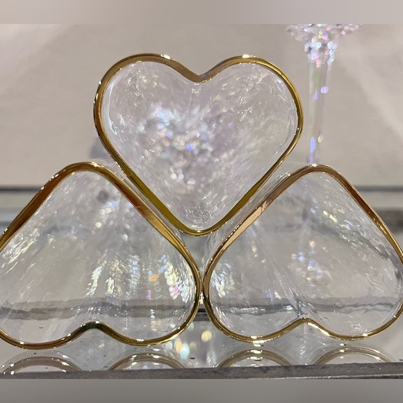 4- NIB HEART SHAPED IRIDESCENT TALL CHAMPAGNE GLASSES - Picture 10 of 15